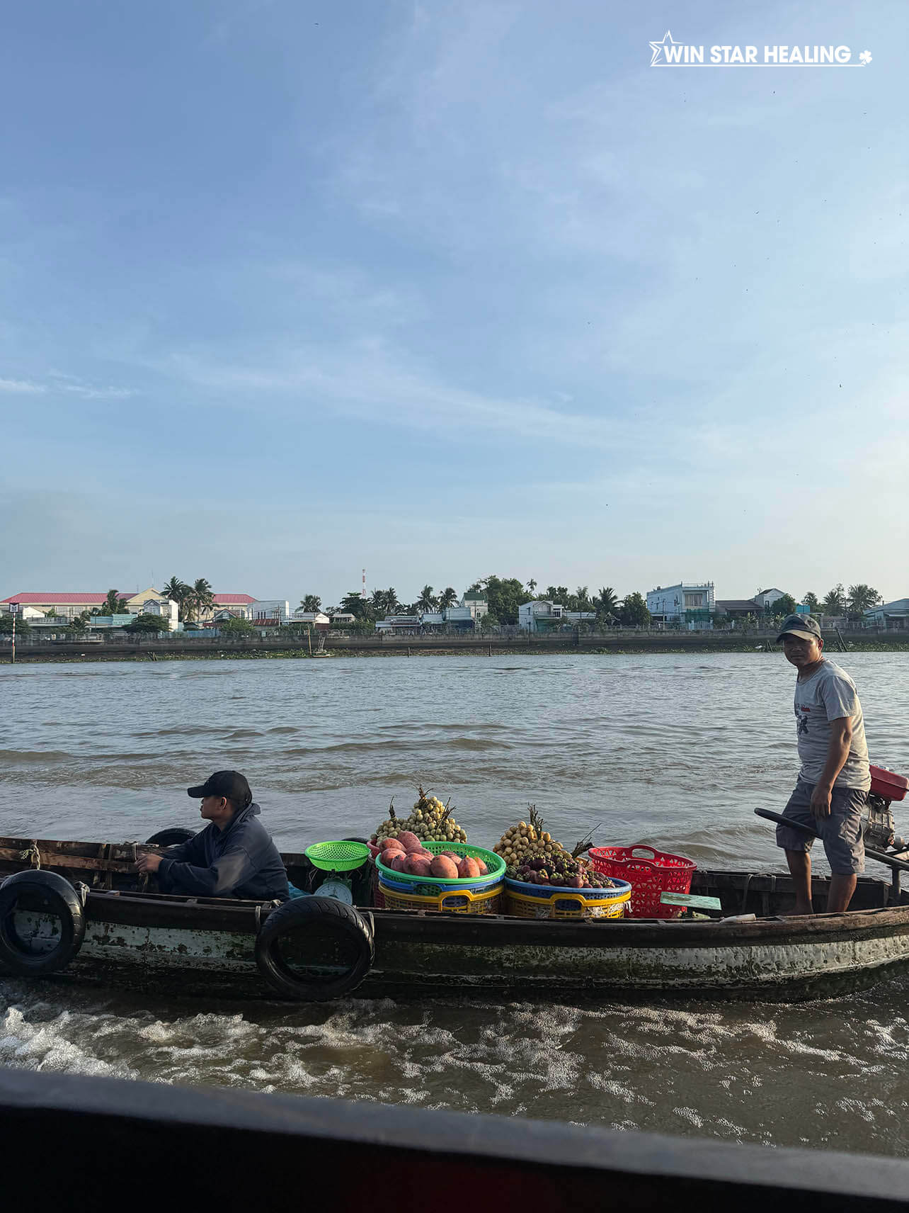 Sự Bình Dị Của Đời Sống Sông Nước