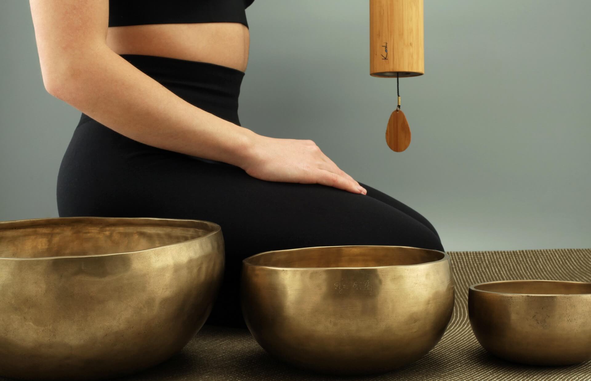 Cân Bằng Thể Chất Và Tâm Trí: 5 Dấu Hiệu Bạn Đang Cần Đến Một Buổi Trị Liệu Chuông Xoay